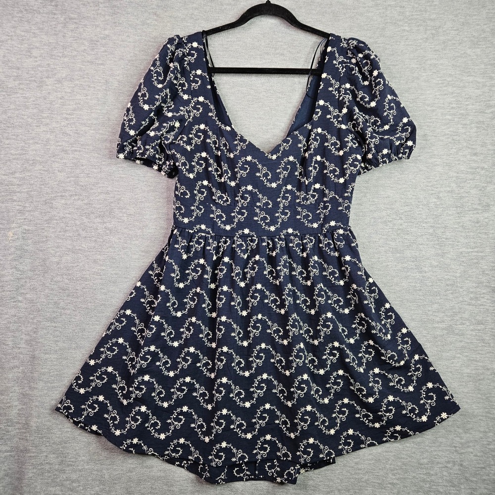 Francesca's Navy Blue Floral Embroidered Puff Sleeve V-Neck Dress Size L NWT